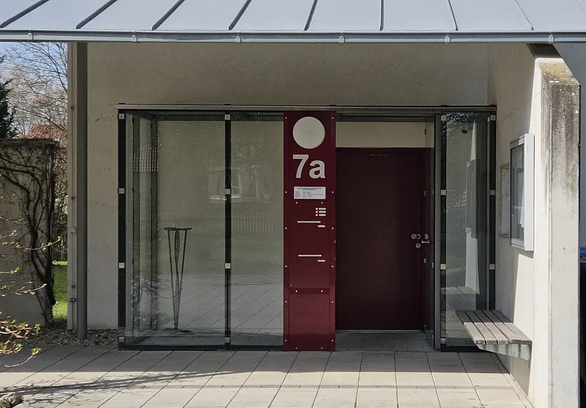 2025-04-10_11-54-08-buero